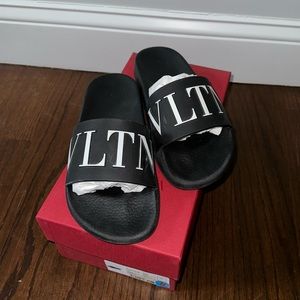 Valentino Garavani Black VLTN Slides